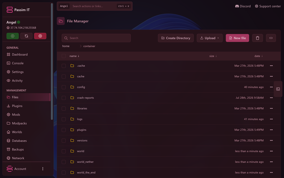 The file manager listing a Minecraft server directory including plugins, logs and world folders